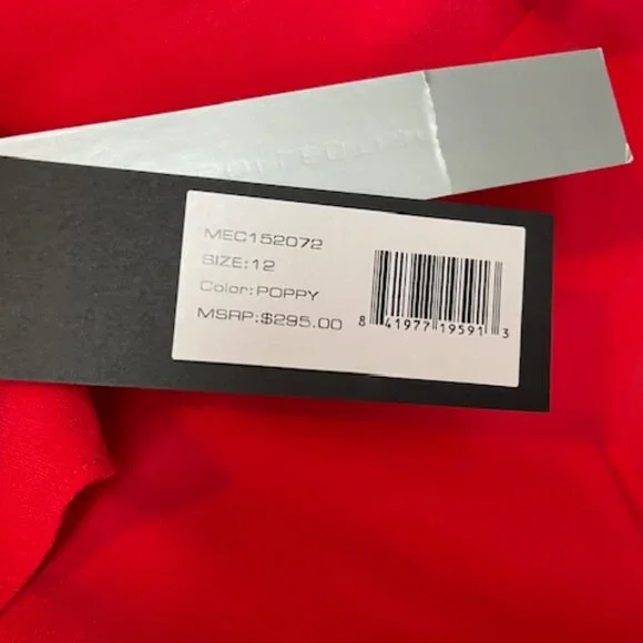 Halston V-Neck Cape Dress – new with tags - Picture 4 of 8